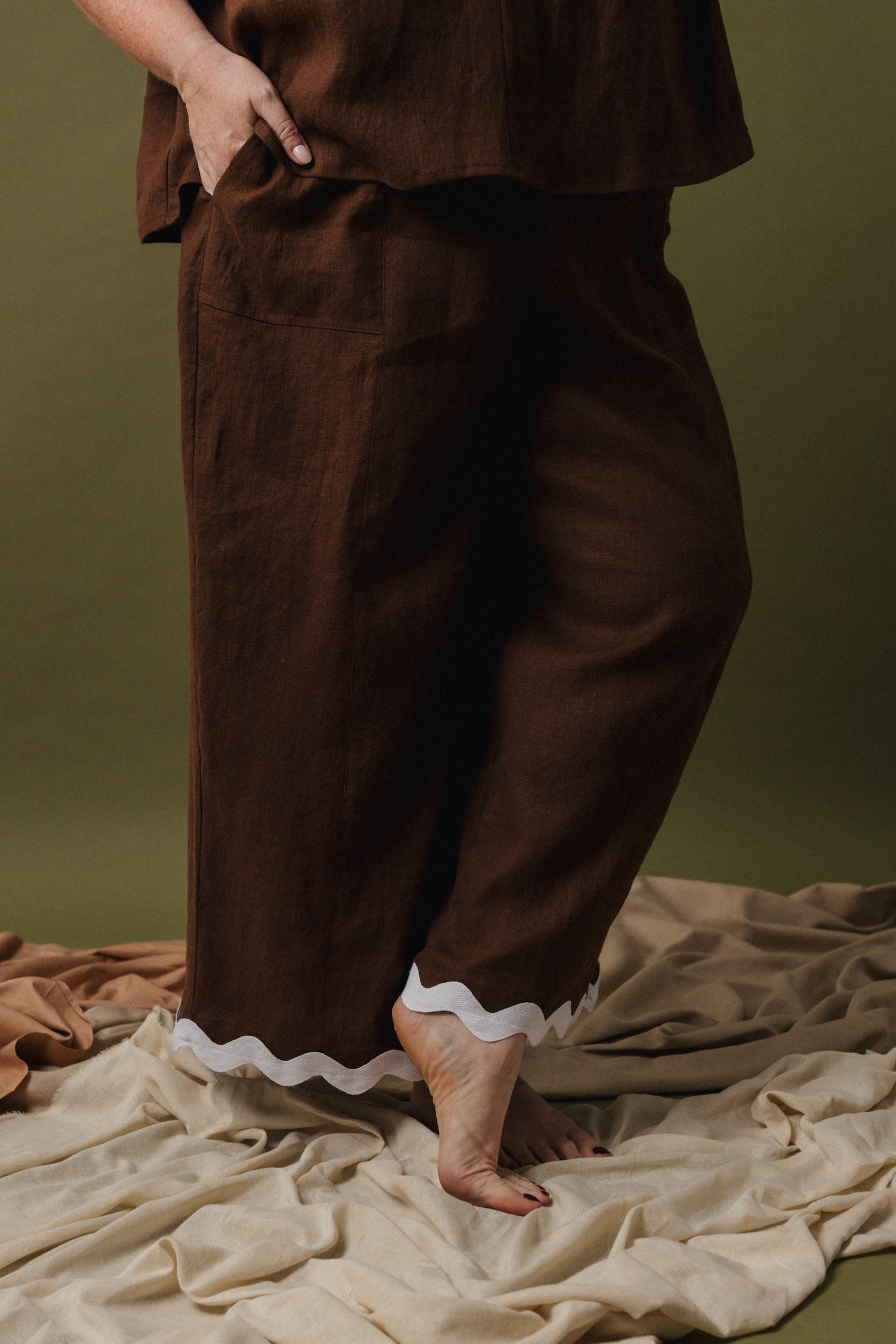 Emil Easy Crop Pant - Linen with Ric Rac